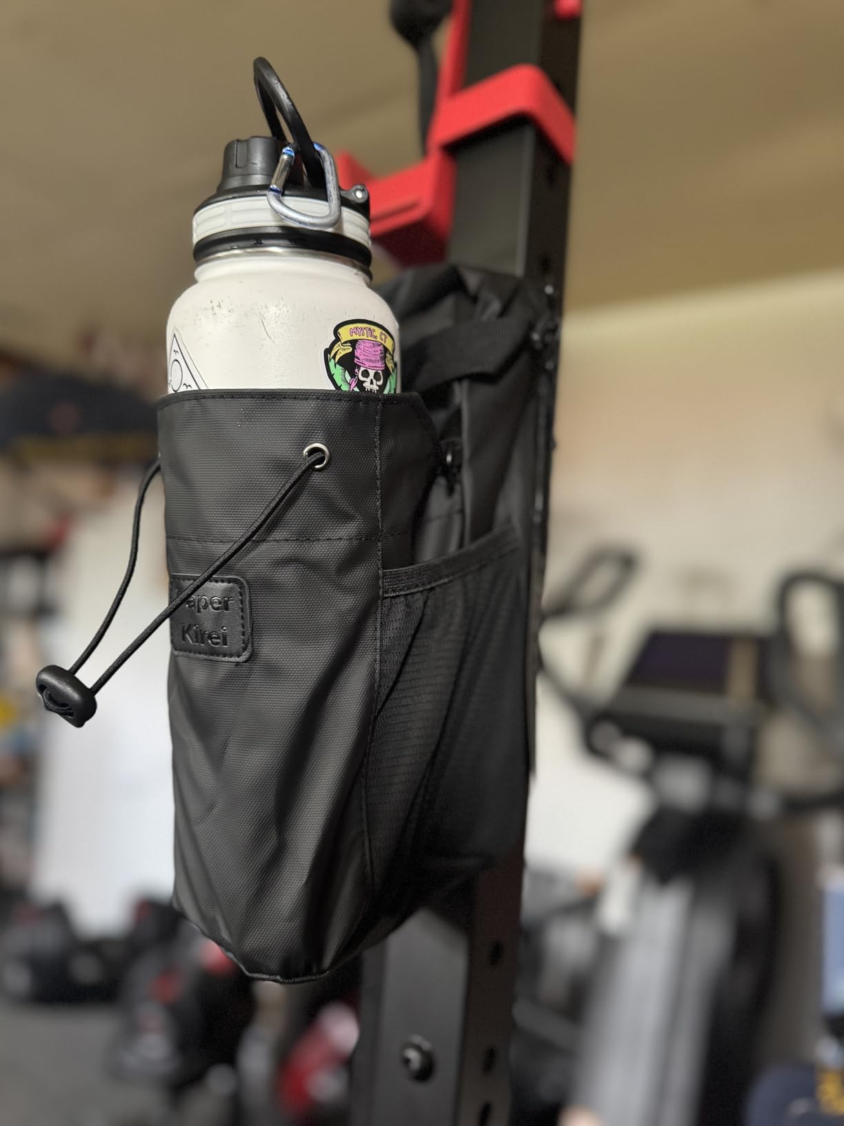 Magnetic Gym Bottle Bag – Heavy-Duty Waterproof Holder for Sports, Fitness & Travel