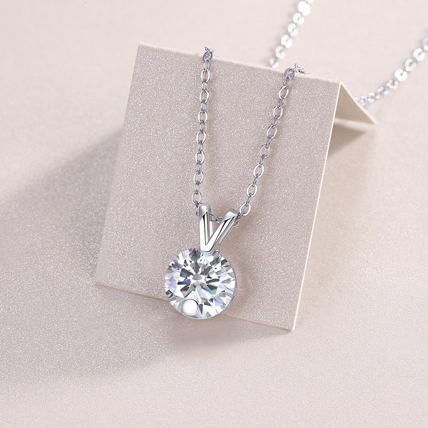 V-shaped - A Fashionable And Luxurious Diamond Jewelry Piece Set With 2-carat Moissan Diamond S925 Sterling Silver And Platinum-plated Pendant